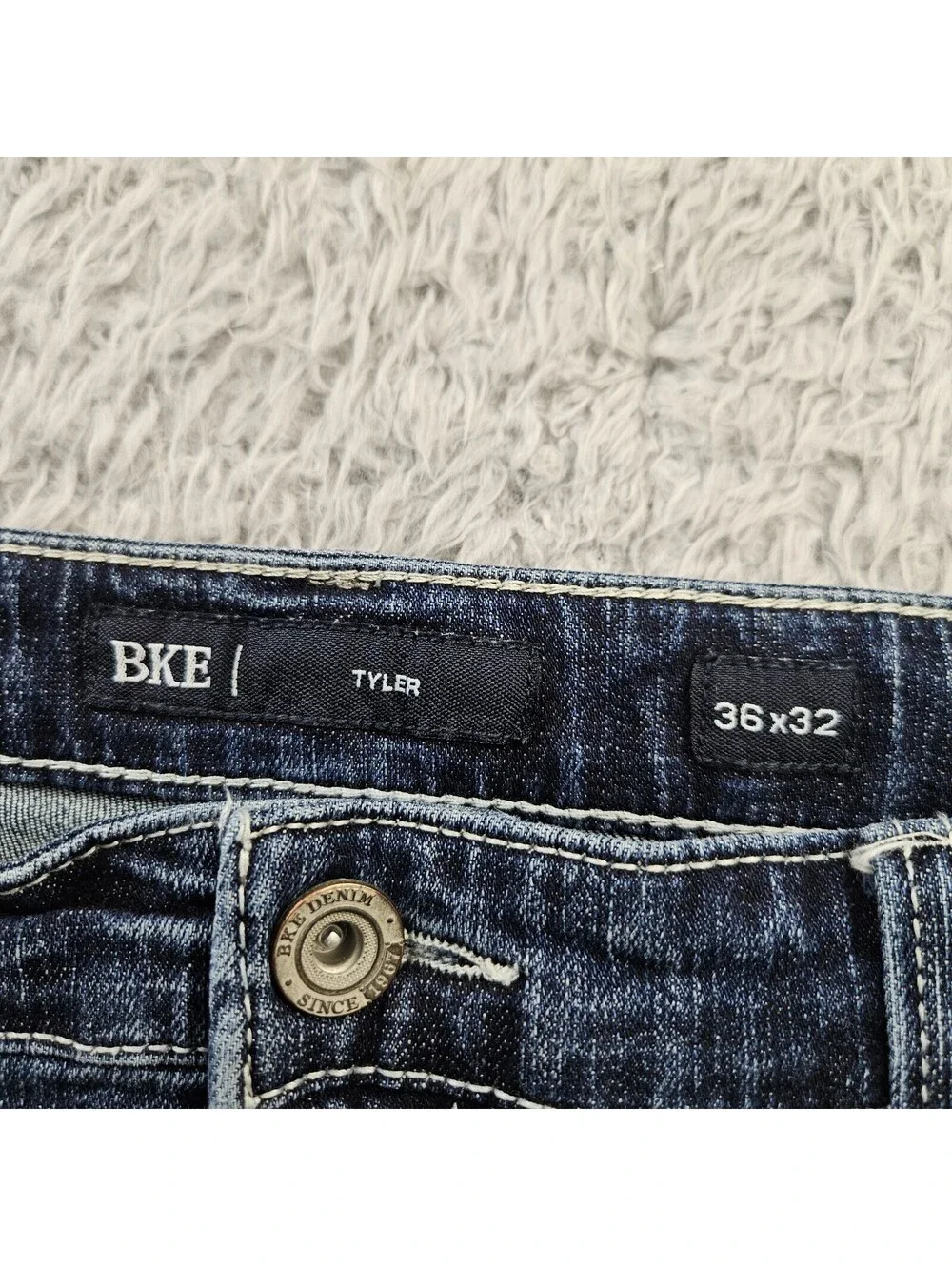 BKE TYLER Jeans Men Straight Leg 36x32 (Fits 36x31) Whiskering Stretch Denim